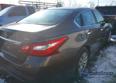 2016 Nissan Altima 2.5/2.5 S/2.5 Sl/2.5 Sr/2.5 Sv z USA, uszkodzony, nr VIN 1N4AL3AP4GN341770